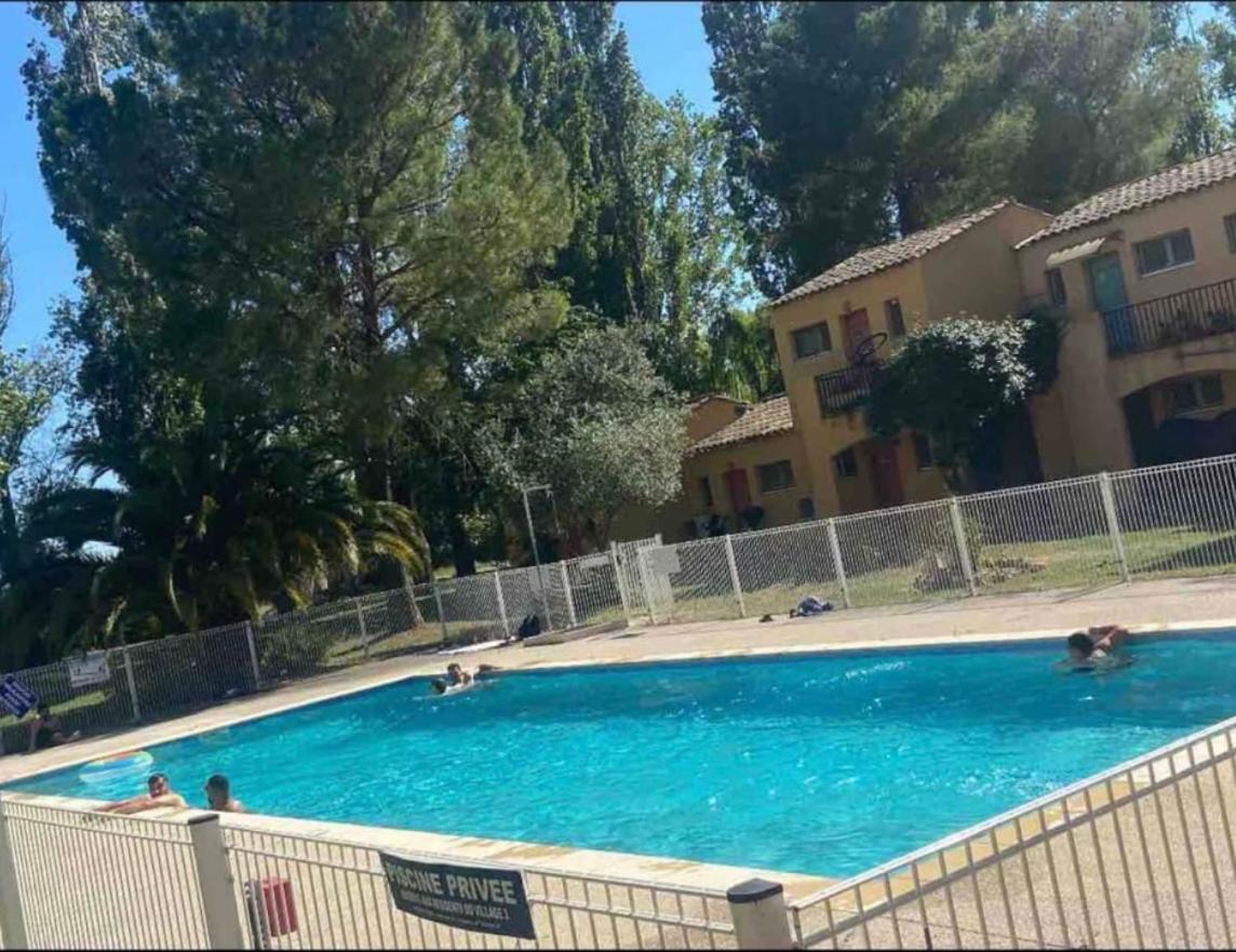 Appt Les Hameaux 2.0 Apartment Arles Ngoại thất bức ảnh